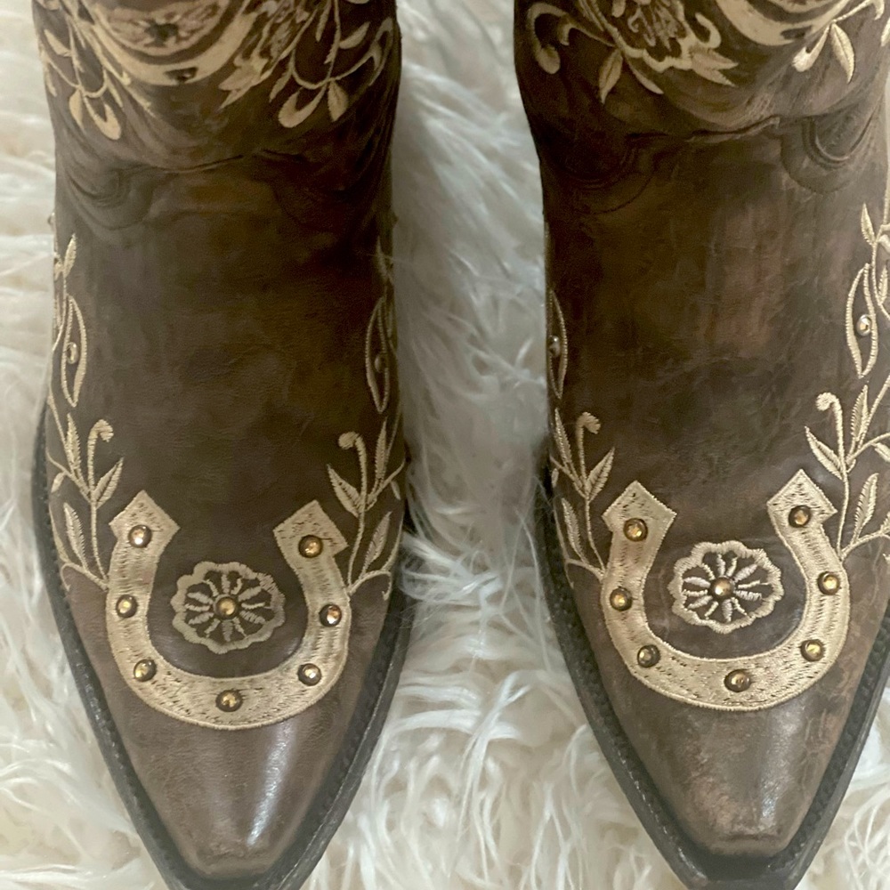 Women’s old Gringo boots